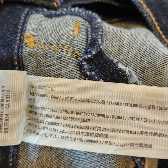 Hollister Curvy High Rise Ripped Jean Legging Jeans Stretchy New NWT Dark 7 28 - Picture 11 of 16